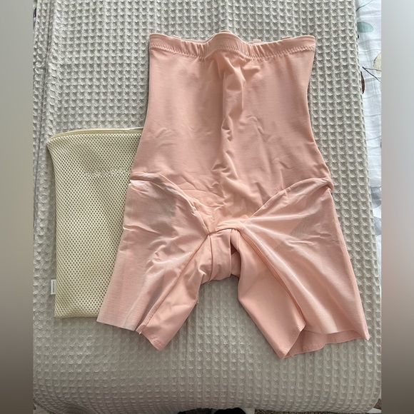 Honey Love Super Power Short Shaper - Picture 1 of 3